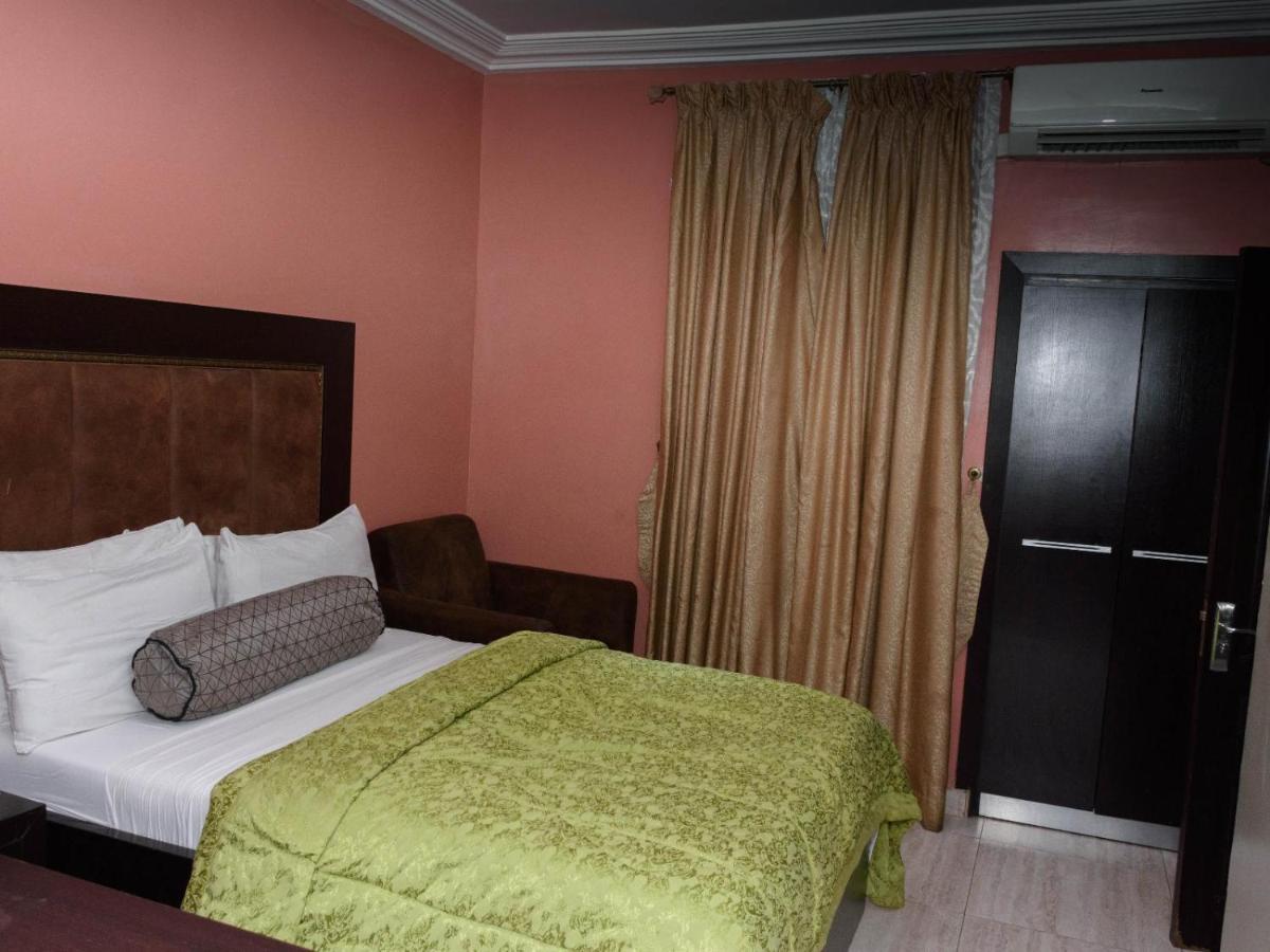 Hard Break Hotel Enugu Exterior foto