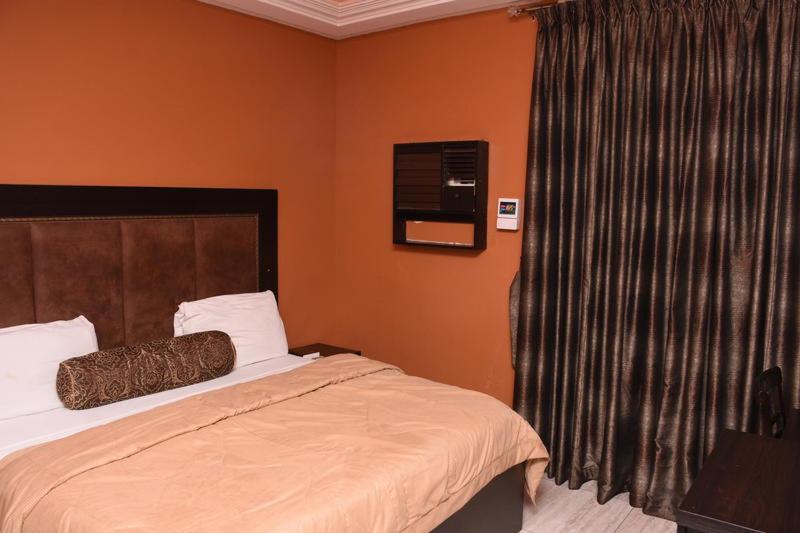 Hard Break Hotel Enugu Exterior foto